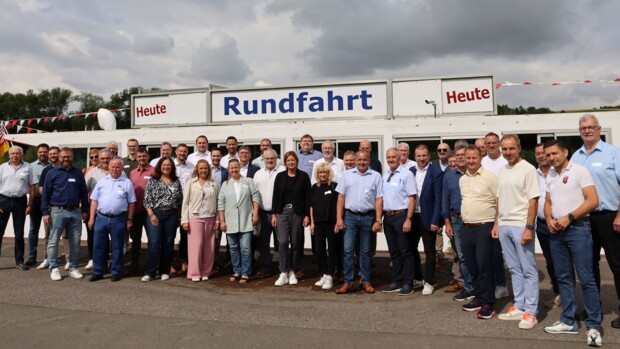 Bürgermeisterinnen und Bürgermeister aus dem ÜZ Versorgungsgebiet beim Bürgermeistertreffen 2025